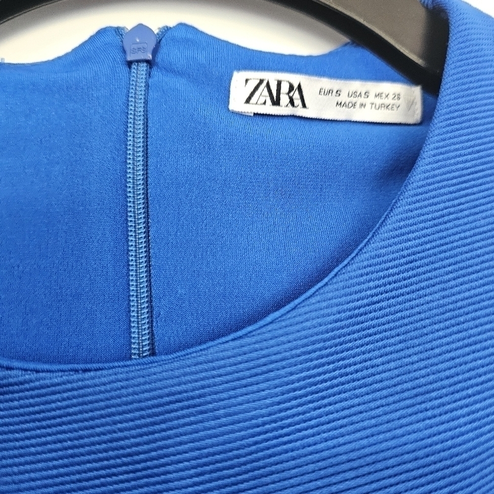 Zara Asymmetrical Hem crop top size small - Picture 4 of 7